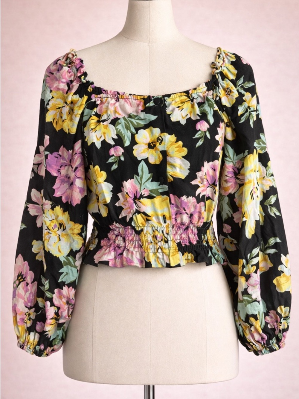 Who What Wear Black Floral Smocked Crop Top
